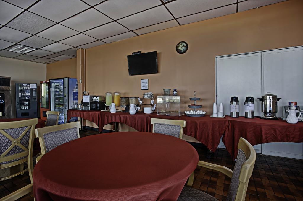 Bayview Inn And Suites Атлантик Сити Экстерьер фото