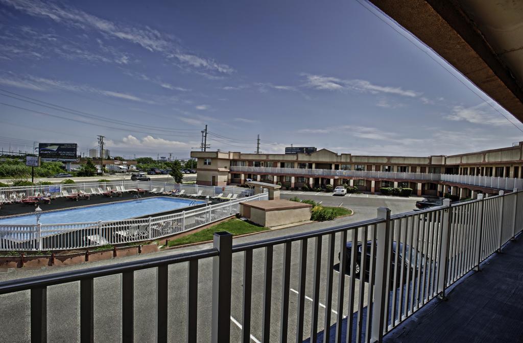 Bayview Inn And Suites Атлантик Сити Экстерьер фото